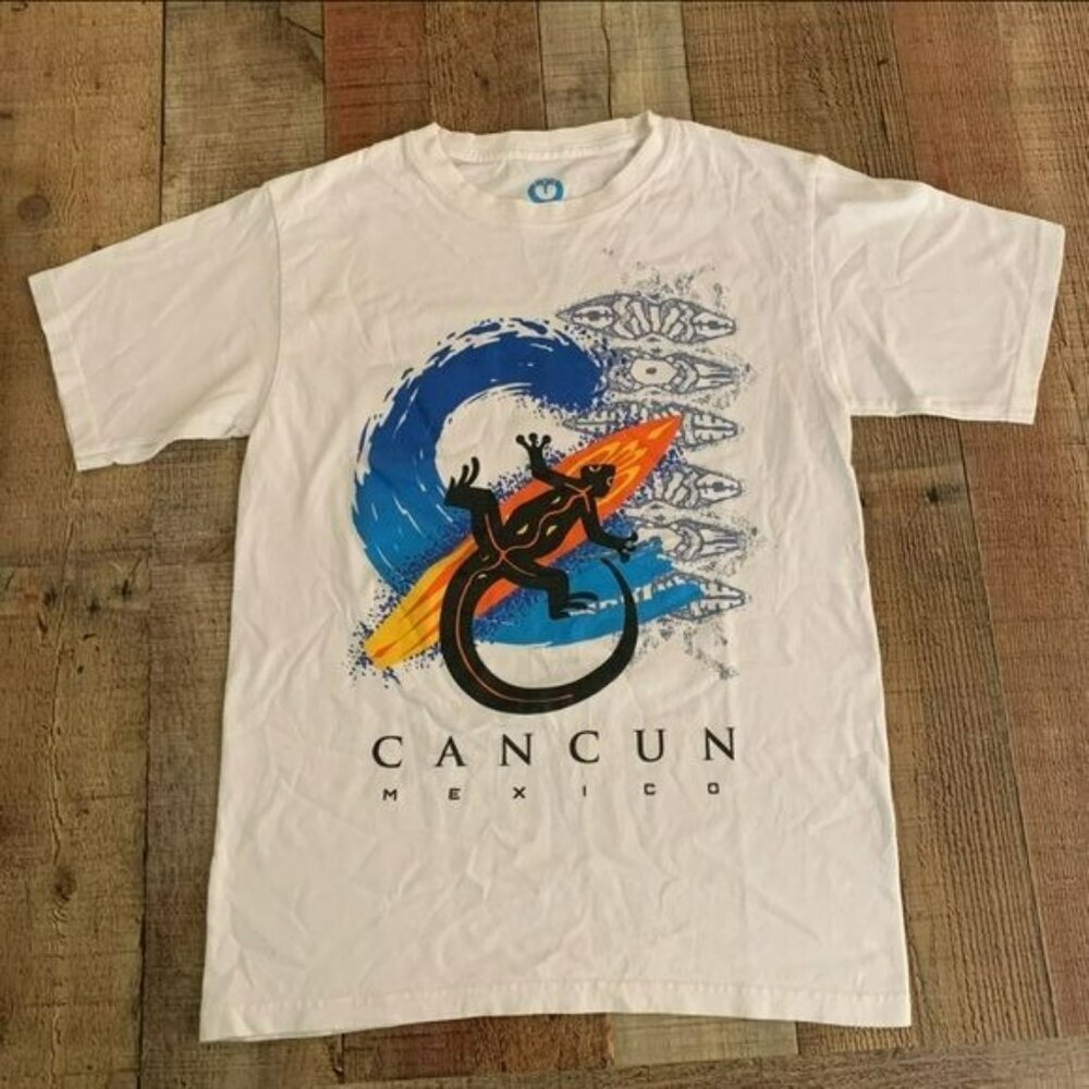 Tropical relax Cancun Mexico surfing gecko vacation souvenir short sleeve shirt